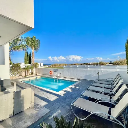 Alasia Ll Kapparis * Paralimni