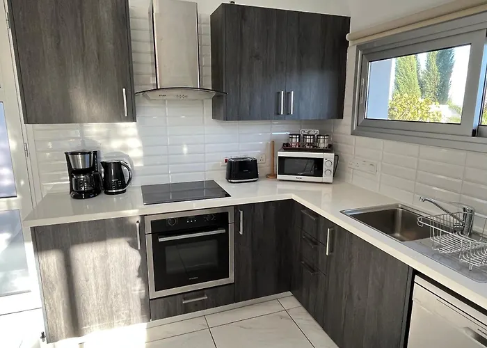 Alasia Ll Kapparis * Paralimni